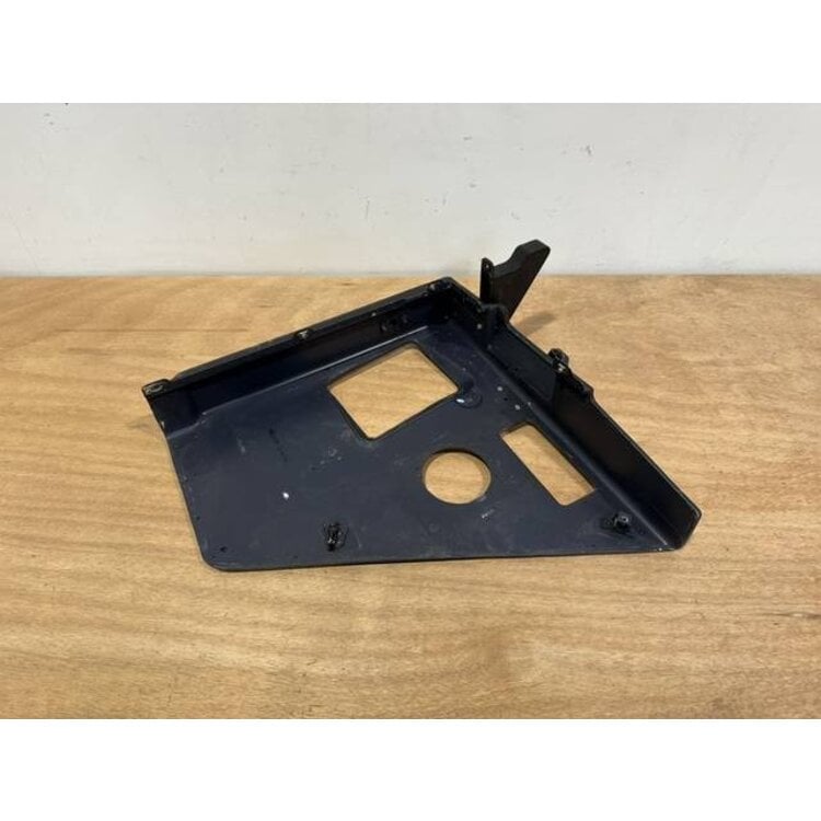 PLATE ASSY RH 18VU P/N: D2511156600300 S/N: SI049041