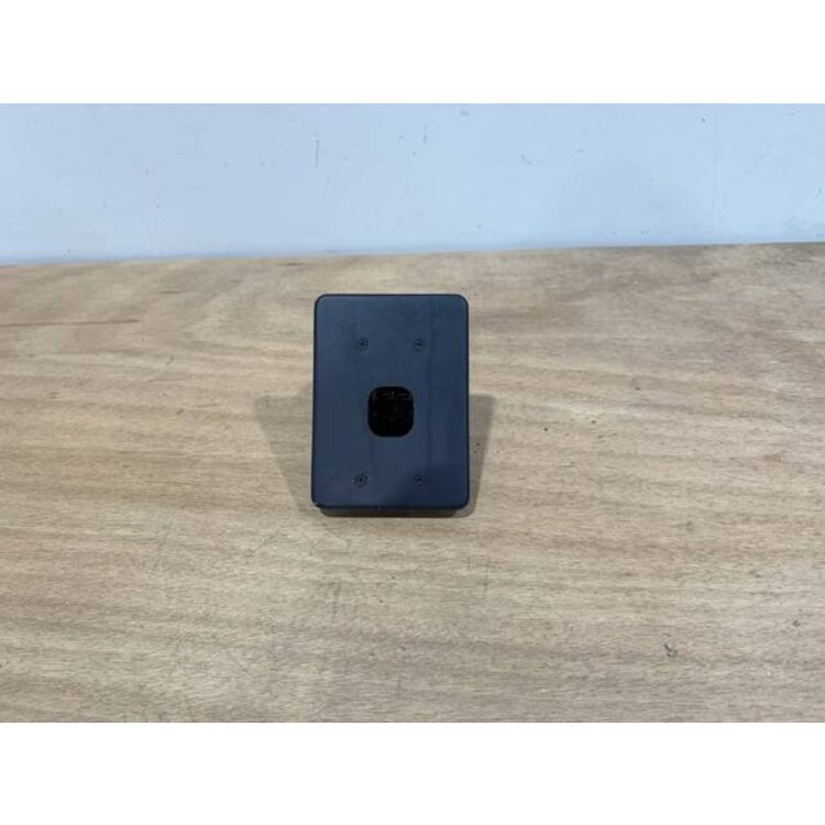 BRACKET ASSY COMPASS P/N: D2511007300500 S/N: SI070035