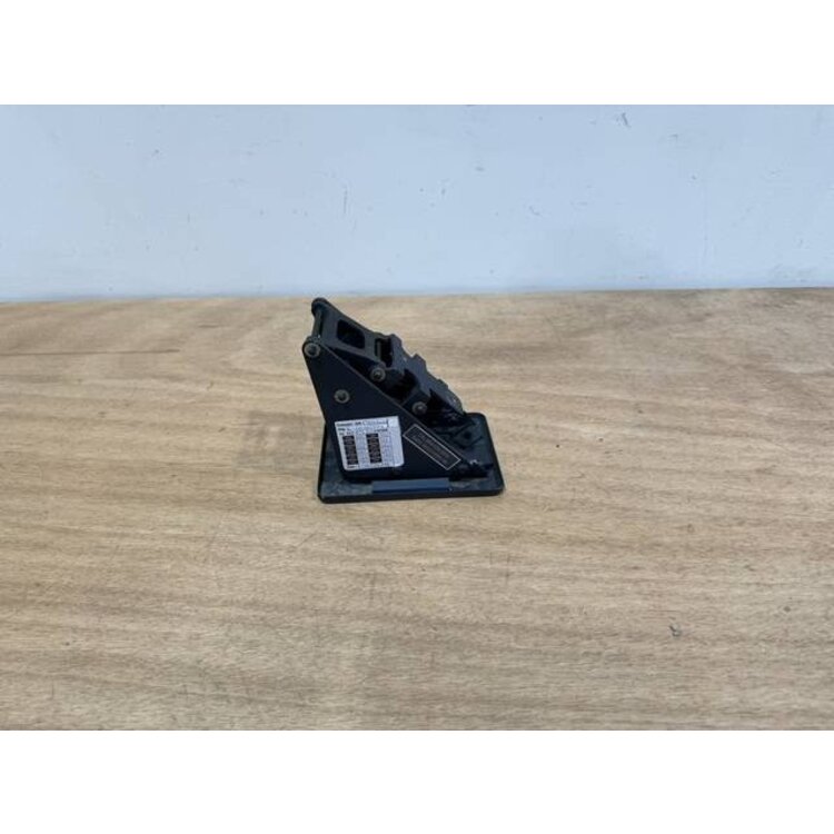 BRACKET ASSY COMPASS P/N: D2511007300500 S/N: SI070035
