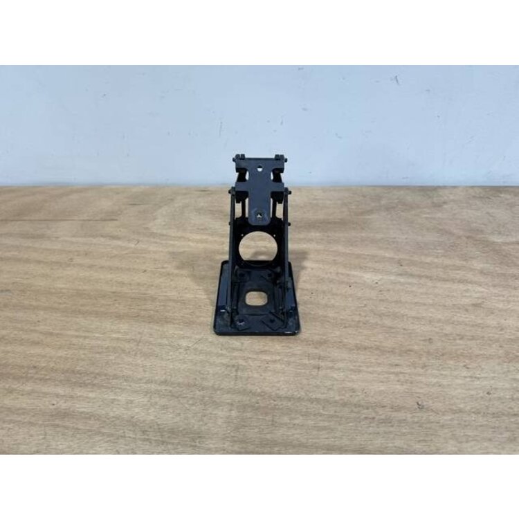 BRACKET ASSY COMPASS P/N: D2511007300500 S/N: SI070035