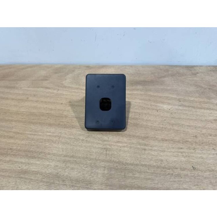 BRACKET ASSY COMPASS P/N: D2511007300500 S/N: SI070036