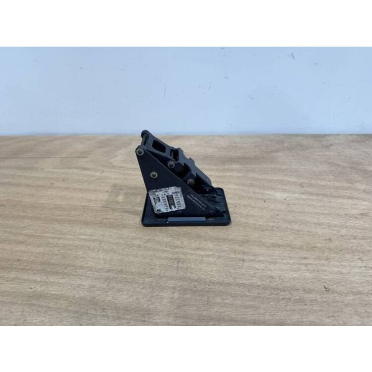 BRACKET ASSY COMPASS P/N: D2511007300500 S/N: SI070036