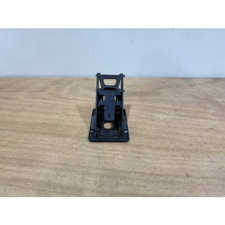 BRACKET ASSY COMPASS P/N: D2511007300500 S/N: SI070036