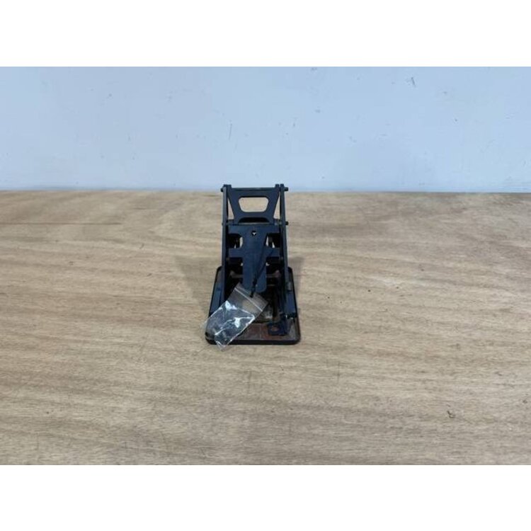 BRACKET ASSY COMPASS P/N: D2511007300500 S/N: SI070037