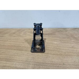 BRACKET ASSY COMPASS P/N: D2511007300500 S/N: SI070037