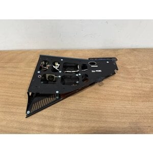 130VU GLARESHIELD PANEL P/N: D9251505100000 S/N: PB10358