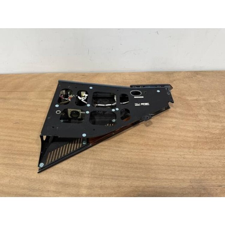 130VU GLARESHIELD PANEL P/N: D9251505100000 S/N: PB10358