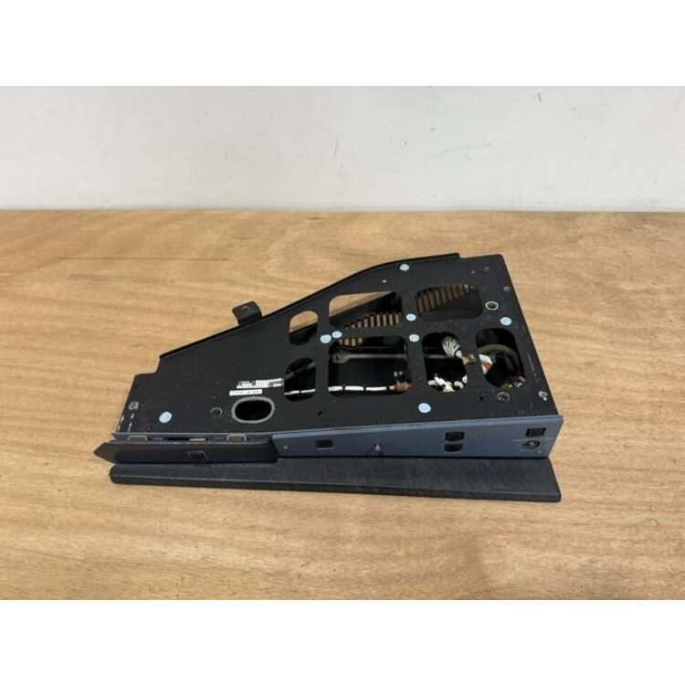 130VU GLARESHIELD PANEL P/N: D9251505100000 S/N: PB10744