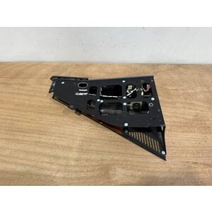 131VU GLARESHIELD PANEL P/N: D9251505200000 S/N: PB10728