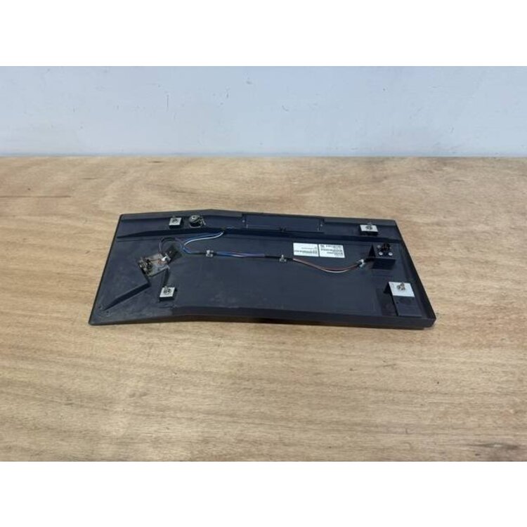 FLOOD LIGHT UNIT FIRST OFFICER P/N: 2LA005543-10 S/N: 1057028