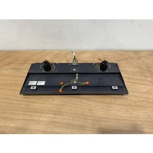 FLOOD LIGHT UNIT CENTER P/N: 2LA005542-50 S/N: 1063284