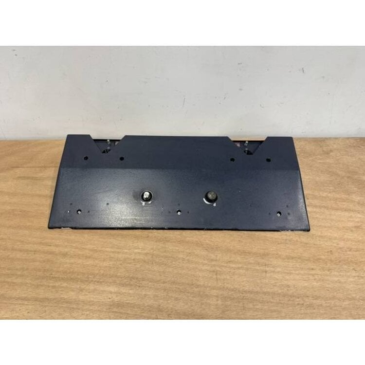 FLOOD LIGHT UNIT CENTER P/N: 2LA005542-50 S/N: 1257231