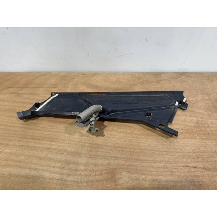 FOAM STRIP ASSY FRT LH P/N: D2511228300000 S/N: SI009043