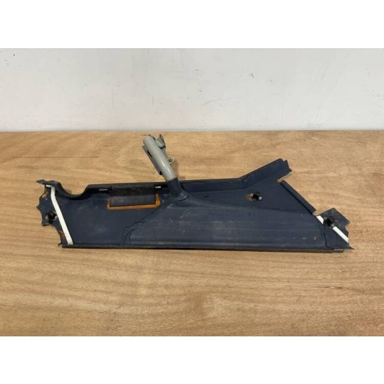 FOAM STRIP ASSY FRT RH P/N: D2511227600000 S/N: SI018040