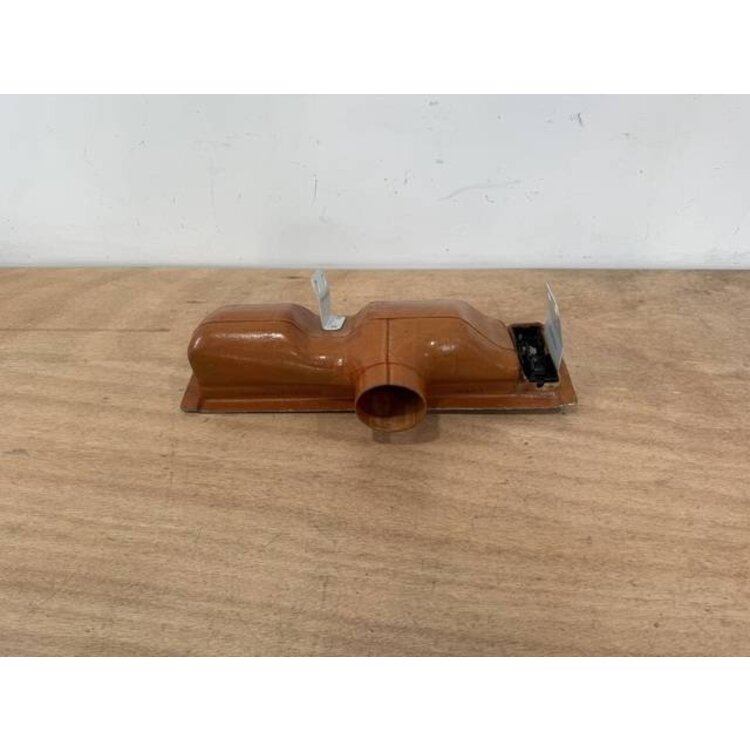 OUTLET ASSY LH P/N: D2121208600000 S/N: SI025054