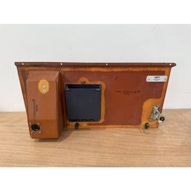 PANEL ASSY LAT RH P/N: D2511292100000 S/N: SI036042