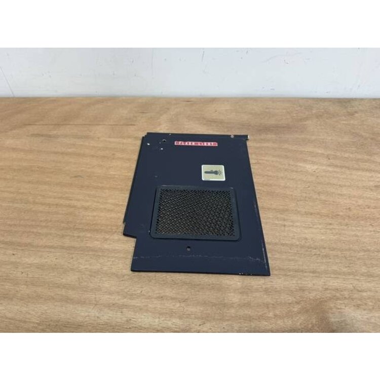 CLOSING PANEL RH P/N: D2511220800100 S/N: SI037047