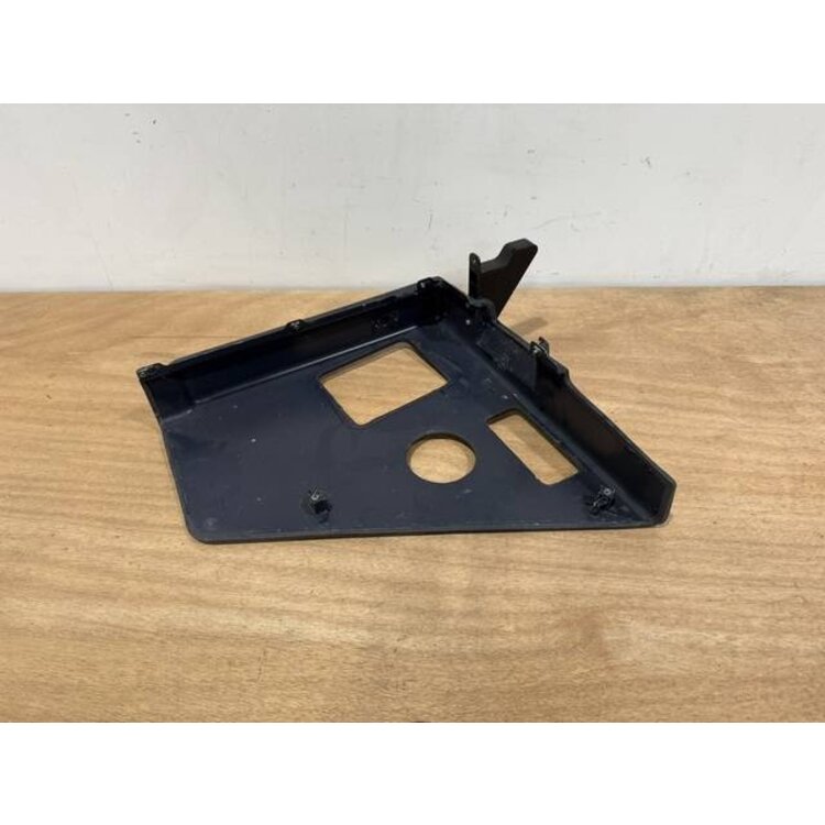 PLATE ASSY RH 18VU P/N: D2511156600300 S/N: SI049043