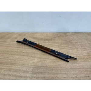 POST ASSY RH SIDE P/N: D2511229500100 S/N: SI062046