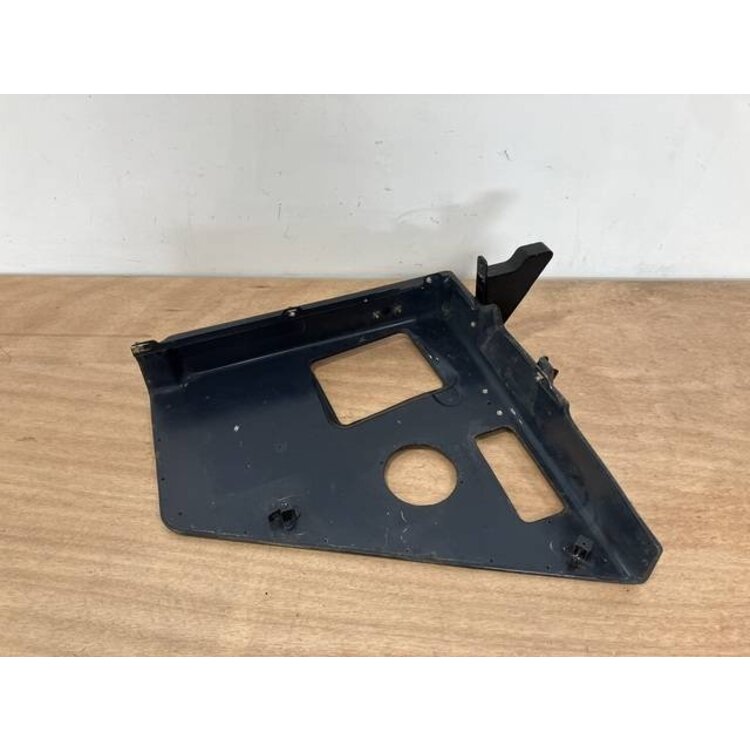 PLATE ASSY RH 18VU P/N: D2511156600300 S/N: SI049044