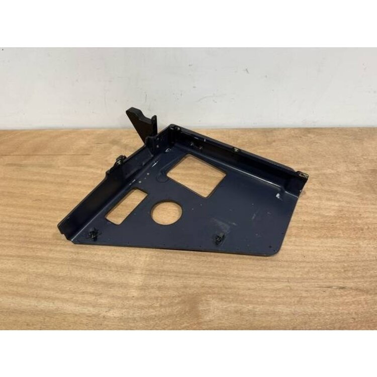 PLATE ASSY LH 19VU P/N: D2511156600200 S/N: SI030042