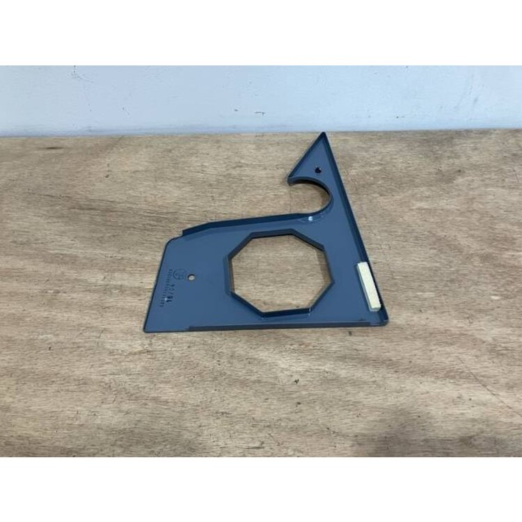 COVER ASSY LAT RH P/N: D2511155900100 S/N: SI065049