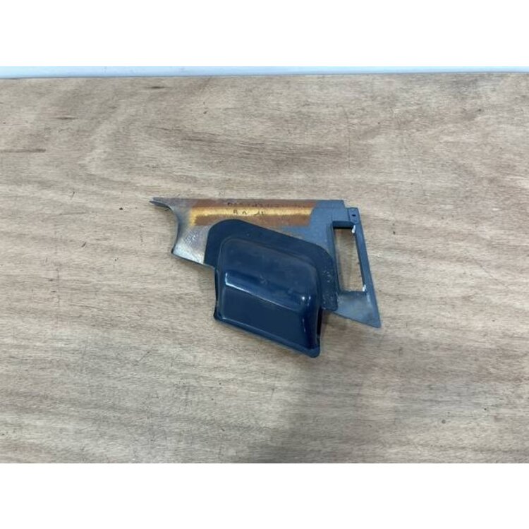 PANEL ASSY GRIP RH P/N: D2511310200100 S/N: SI016045