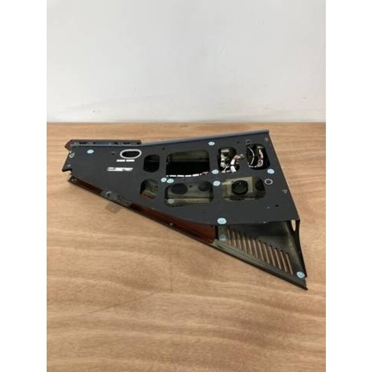 130VU GLARESHIELD PANEL P/N: D9251505100000 S/N: PB11324