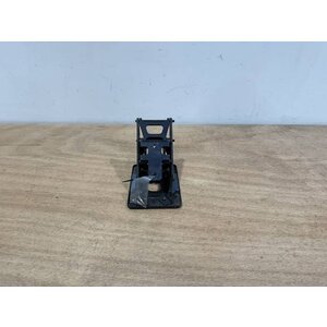 BRACKET ASSY COMPASS P/N: D2511007300500 S/N: SI070039