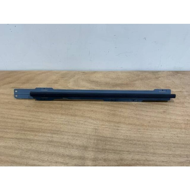 CROSS BEAM FOAM P/N: D2511395600000 S/N: SI083052