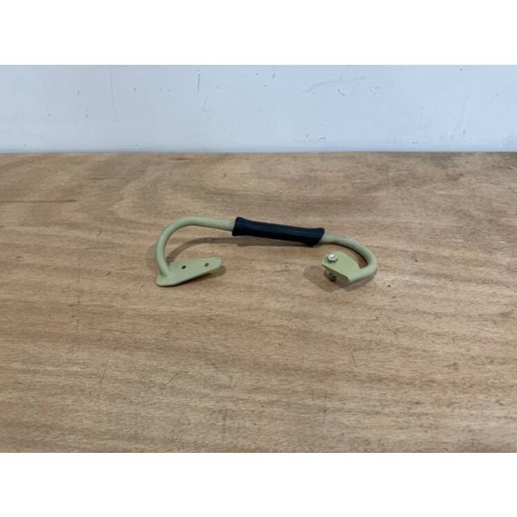 GRIP FOAM LH P/N: D2511140700000 S/N: SI066057