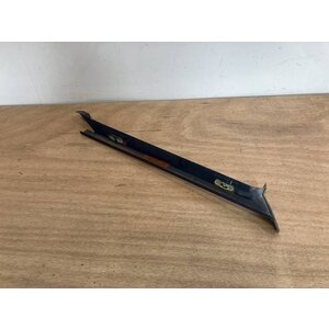 POST ASSY LH SIDE P/N: D2511229500000 S/N: SI057048