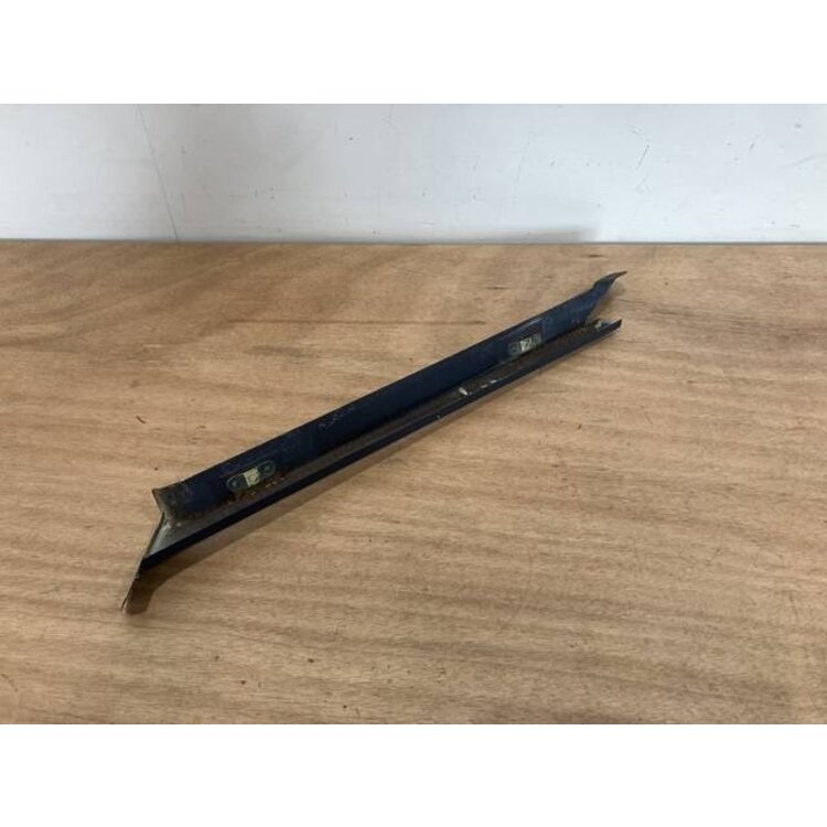 POST ASSY RH SIDE P/N: D2511229500100 S/N: SI062047