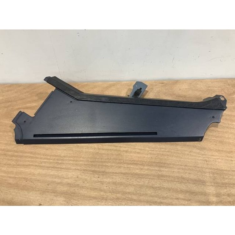 FOAM STRIP ASSY FRT RH P/N: D2511227600000 S/N: SI018042