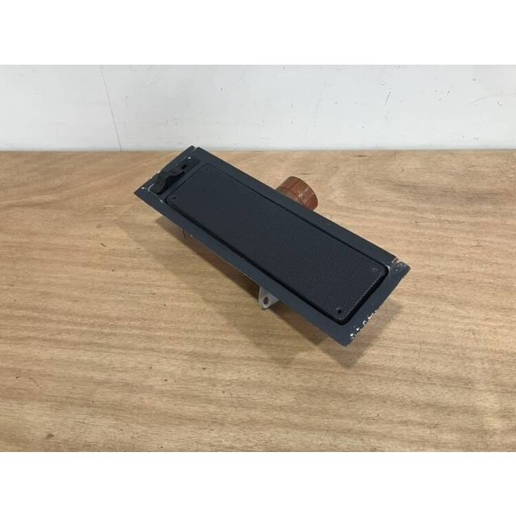 OUTLET ASSY LH P/N: D2121208600000 S/N: SI025056