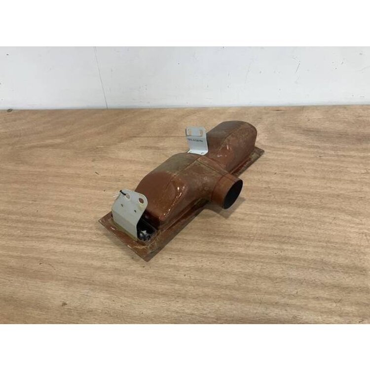 OUTLET ASSY LH P/N: D2121208600000 S/N: SI025056