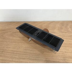 OUTLET ASSY RH P/N: D2121208600100 S/N: SI042057