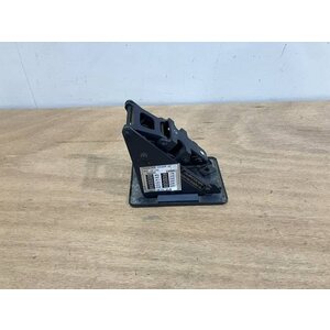 BRACKET ASSY COMPASS P/N: D2511007300500 S/N: SI070041