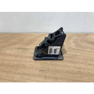BRACKET ASSY COMPASS P/N: D2511007300500 S/N: SI070041