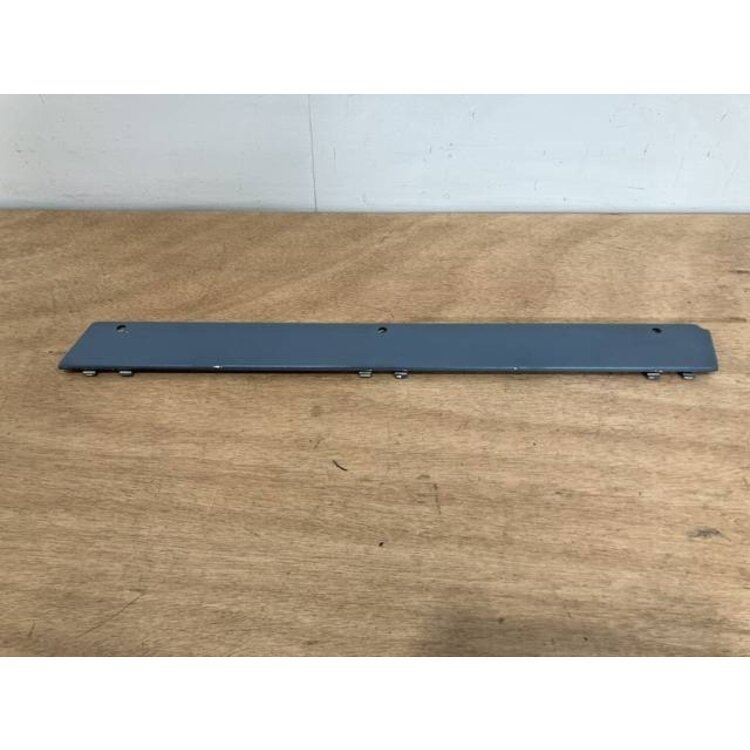 COVER LH P/N: D2511233500000 S/N: SI055047