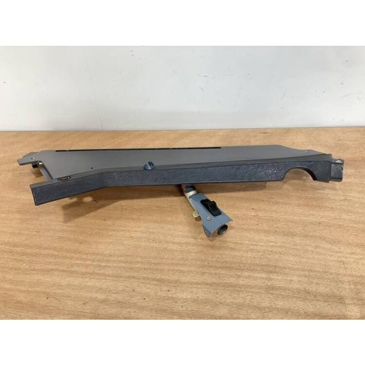 FOAM STRIP ASSY FRT LH P/N: D2511228300000 S/N: SI009047