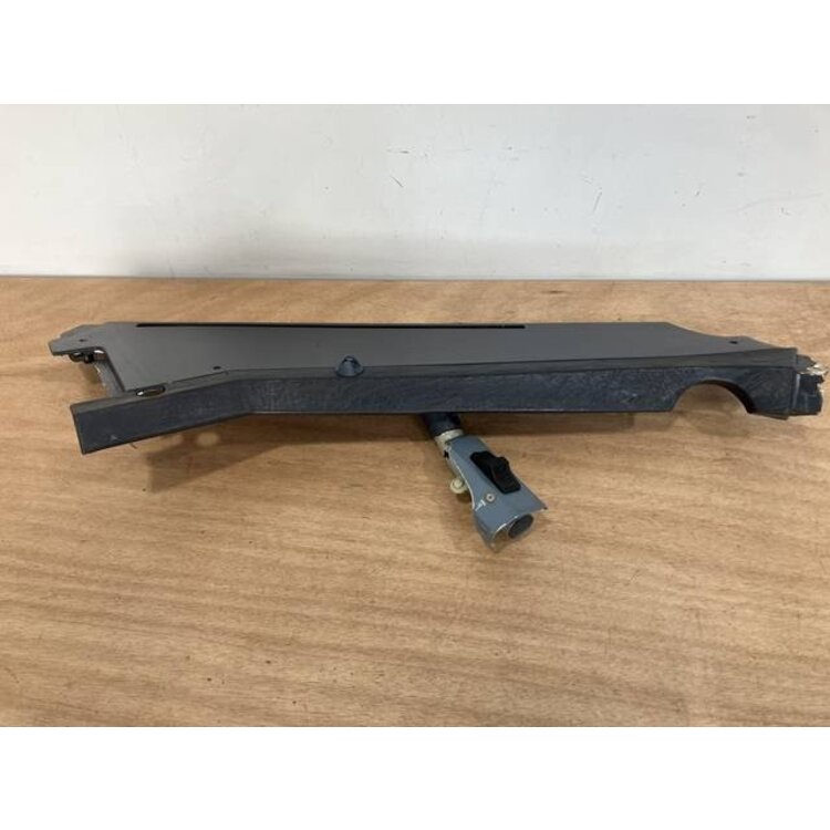 FOAM STRIP ASSY FRT LH P/N: D2511228300000 S/N: SI009048