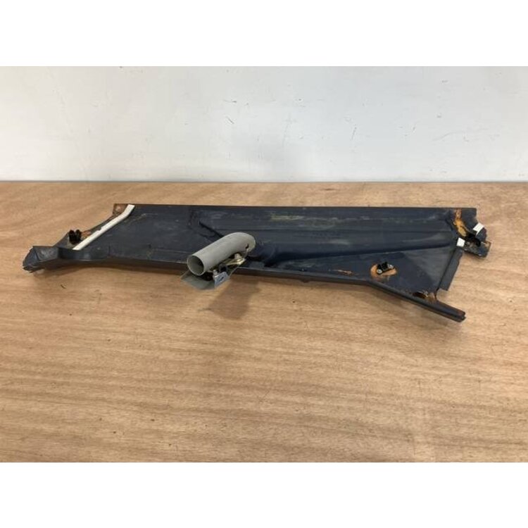 FOAM STRIP ASSY FRT LH P/N: D2511228300000 S/N: SI009048