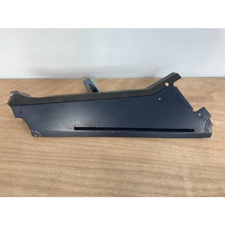 FOAM STRIP ASSY FRT LH P/N: D2511228300000 S/N: SI009049