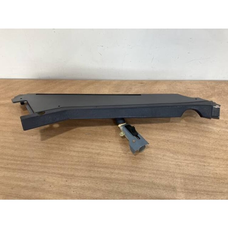 FOAM STRIP ASSY FRT LH P/N: D2511228300000 S/N: SI009050