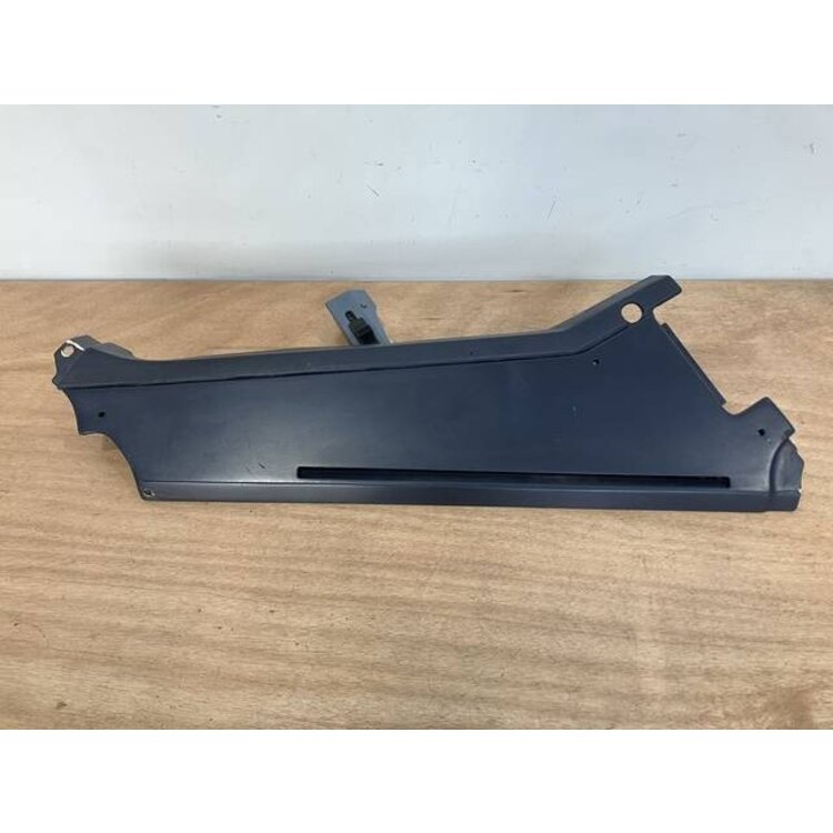 FOAM STRIP ASSY FRT LH P/N: D2511228300000 S/N: SI009050