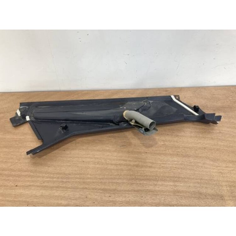 FOAM STRIP ASSY FRT RH P/N: D2511227600000 S/N: SI018043