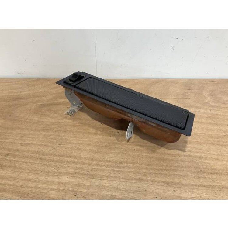 OUTLET ASSY LH P/N: D2121208600000 S/N: SI025058