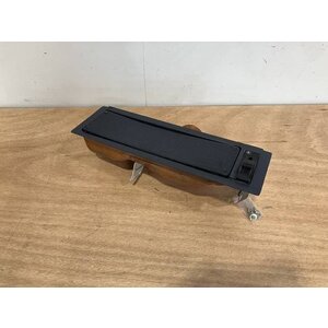 OUTLET ASSY RH P/N: D2121208600100 S/N: SI042058