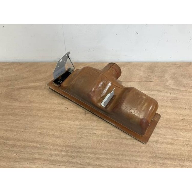 OUTLET ASSY RH P/N: D2121208600100 S/N: SI042059